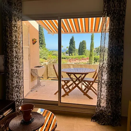 Lejlighed With Sea View And Pool At Pramousquier Le Lavandou